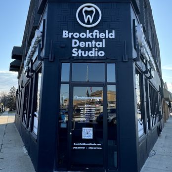 Brookfield Dental Studio - Cosmetic Dentists Near Me - Brookfield, Illinois Brookfield Dental Studio - Cosmetic Dentists Near Me - Brookfield, Illinois