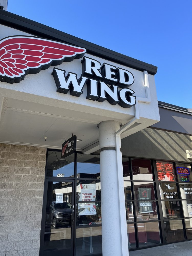 RED WING SHOE STORE Updated May 2024 26 Photos & 51 Reviews 699