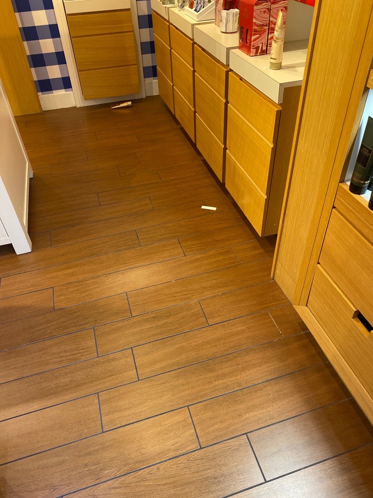 BATH & BODY WORKS Updated September 2024 2130 SW Wanamaker Rd