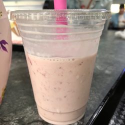 Brink's Ice Cream Express - Strawberry shake. (Medium)