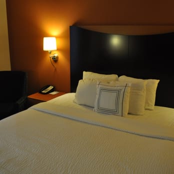 Fairfield by Marriott Inn & Suites Jonesboro - Bedroom - Hotels Near Me - Jonesboro, Arkansas