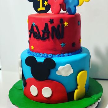 Vicky Lynns Delights - a mickey mouse cake - Bakeries Near Me Vicky Lynns Delights - a mickey mouse cake - Bakeries Near Me