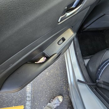 Hertz Rent A Car - Garbage In Door - Car Rental Near Me - Goodyear, Arizona