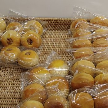 Tokyo Cheesecake Cafe - Red bean white bean which oh which? - Desserts Near Me - Mississauga, Ontario Tokyo Cheesecake Cafe - Red bean white bean which oh which? - Desserts Near Me - Mississauga, Ontario