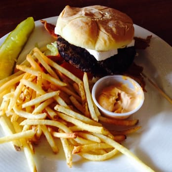 Firestone Walker - Paso Robles - A very well done burger, and I chose to switch my cheddar cheese for Brie - Breweries Near Me - Paso Robles, California