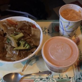 Indian Express - 4. Drunken Noodle Thai Iced Tea Chicken Coconut Lemongrass Soup - Vegan Near Me - Glenmont, Maryland
