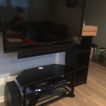 Socal Tv Installs - Sound bar mounted under tv. Swivel mount to wall. Very clean - Home Theatre Installation Near Me Socal Tv Installs - Sound bar mounted under tv. Swivel mount to wall. Very clean - Home Theatre Installation Near Me
