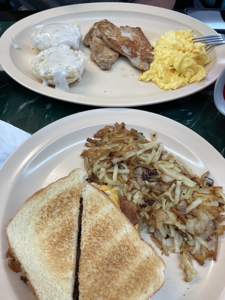 Food from Mel's Diner