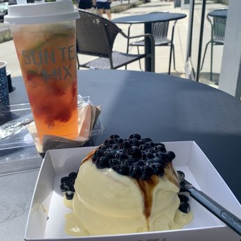Sun Tea Mix - Soufflé with brown sugar boba topping and strawberry lime tea - Bubble Tea Near Me - Honolulu, Hawaii