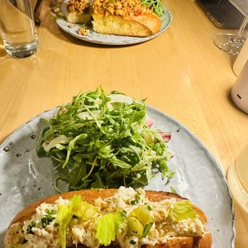 Sagaponack - Chili lobster roll (served warm) and crab roll (served cold) - Bars Near Me - New York, New York Sagaponack - Chili lobster roll (served warm) and crab roll (served cold) - Bars Near Me - New York, New York
