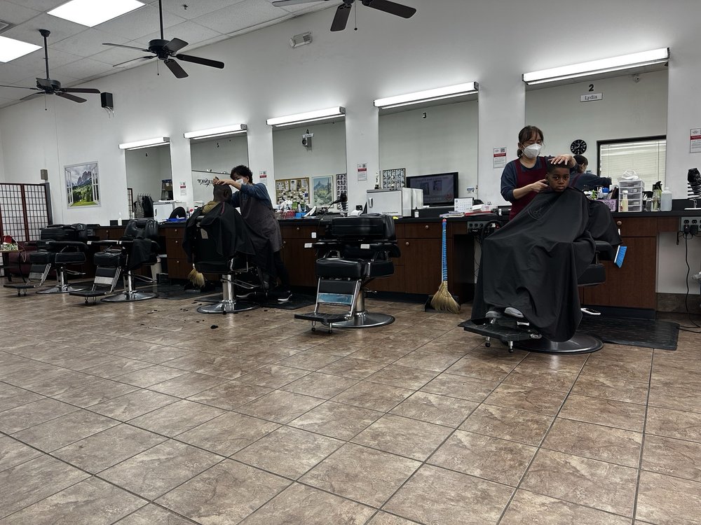 US Barber Salon Logo