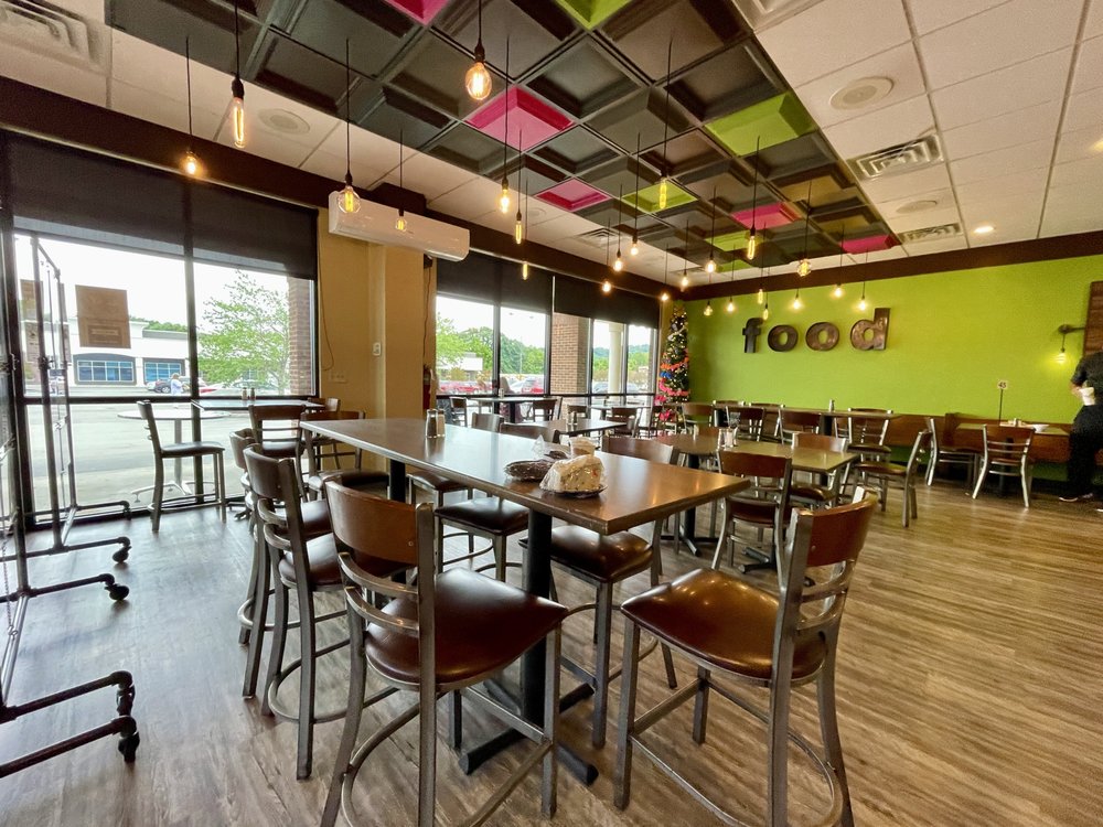Redbud Deli Logo