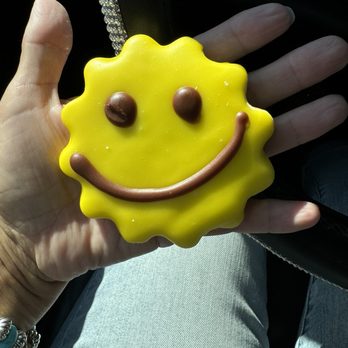 Sully's Olive - Smile - Gas Stations Near Me - Bakersfield, California