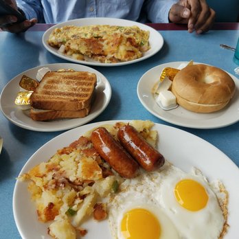Broadway Diner - Diners Near Me - Baltimore, Maryland Broadway Diner - Diners Near Me - Baltimore, Maryland