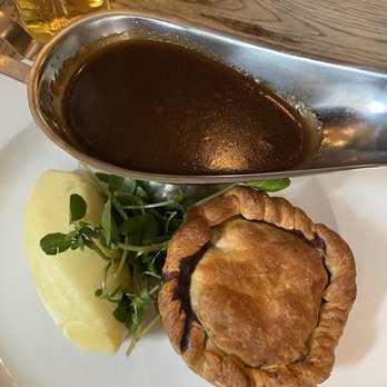 The Grazing Goat Marylebone - Steak pie - Gastropubs Near Me - London, XGL