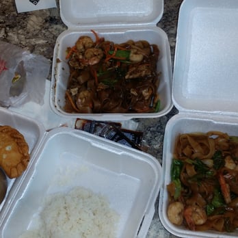 Chez Quan's - Empanadas, shrimp curry, shrimp pad see ew. - Thai Near Me - Melbourne, Florida Chez Quan's - Empanadas, shrimp curry, shrimp pad see ew. - Thai Near Me - Melbourne, Florida