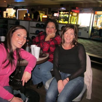 The Bowling Barn - Hornblower sales retreat at the Bowling Barn in Big Bear during storm! - Sports Bars Near Me - Big Bear Lake, California The Bowling Barn - Hornblower sales retreat at the Bowling Barn in Big Bear during storm! - Sports Bars Near Me - Big Bear Lake, California