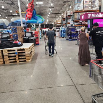 Costco Wholesale - Wholesale Stores Near Me - Burbank, California