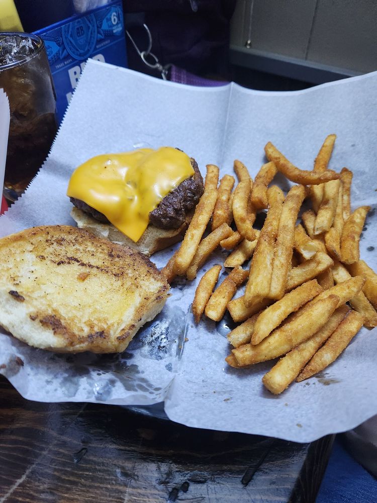 Barrel Bar And Burgers Logo