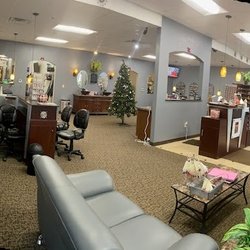 Luxx Nails & Salon