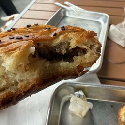 Cheeseburger croissant