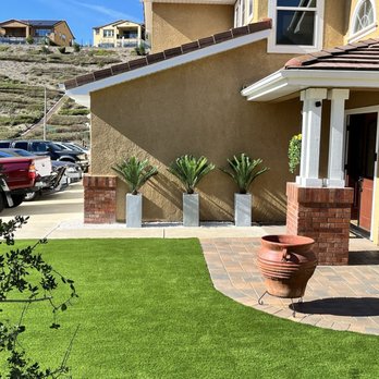 Salinas Landscaping - Side view of front yard. Synthetic lawn, pavers by Salinas Landscaping - Landscaping Near Me Salinas Landscaping - Side view of front yard. Synthetic lawn, pavers by Salinas Landscaping - Landscaping Near Me