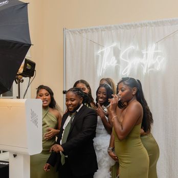 Top Hat Photo Booths - Digital only photo booth - Photo Booth Rentals Near Me Top Hat Photo Booths - Digital only photo booth - Photo Booth Rentals Near Me
