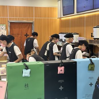 Molly Tea - Very hardworking baristas - Bubble Tea Near Me - Chicago, Illinois Molly Tea - Very hardworking baristas - Bubble Tea Near Me - Chicago, Illinois