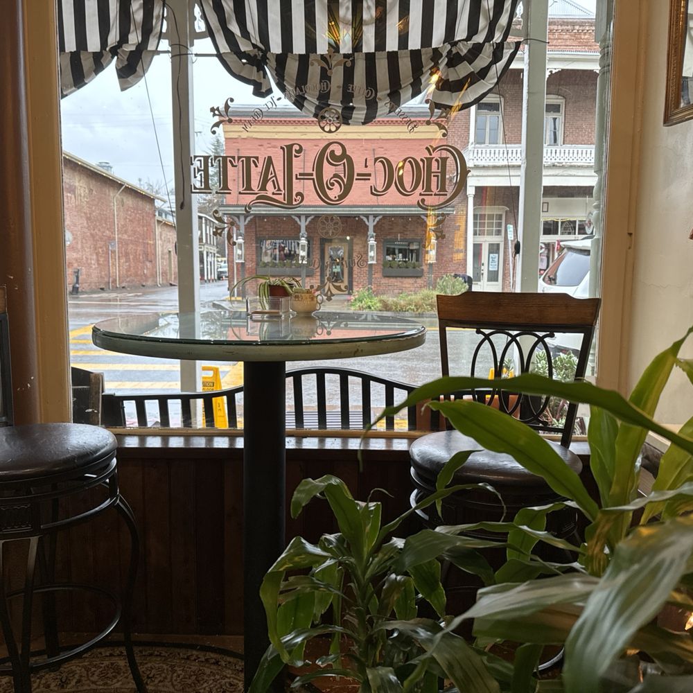 Chocolatte - Seating - Chocolatiers & Shops Near Me - Sutter Creek, California Chocolatte - Seating - Chocolatiers & Shops Near Me - Sutter Creek, California
