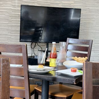 Max's Restaurant - Milpitas - Dining Room - Filipino Near Me - Milpitas, California Max's Restaurant - Milpitas - Dining Room - Filipino Near Me - Milpitas, California