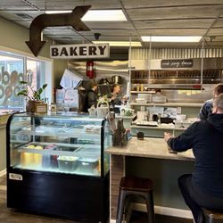 Shoo Shoo's Wooden Spoon Breakfast & Bakery - Interior