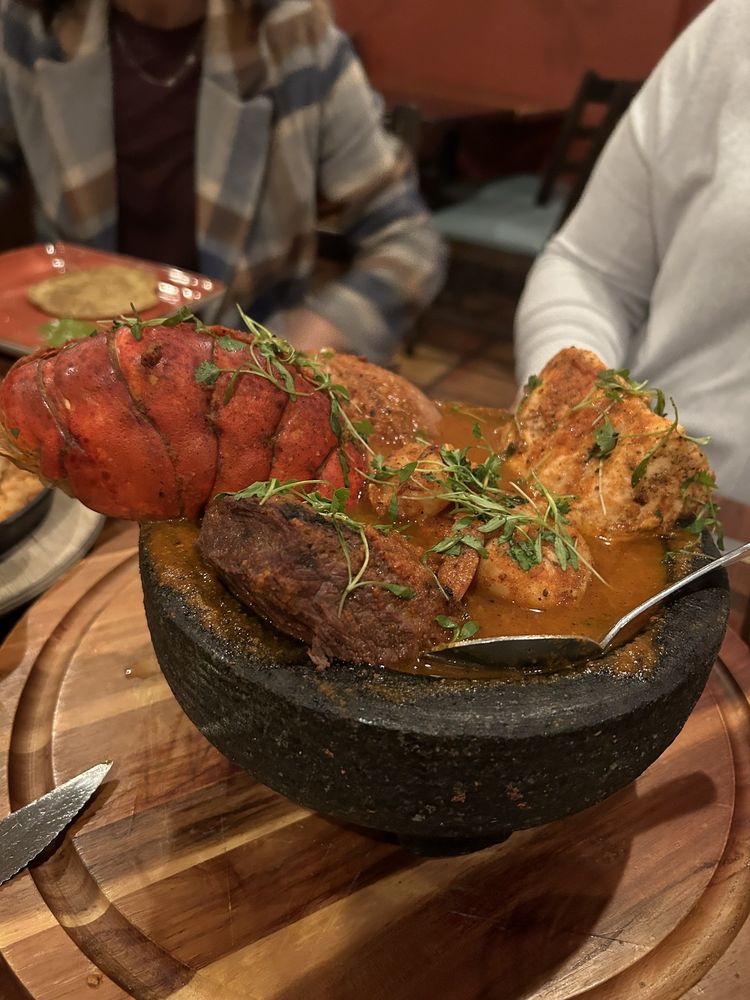 HIDALGO’S COCINA & CÓCTELES Updated May 2024 582 Photos & 571