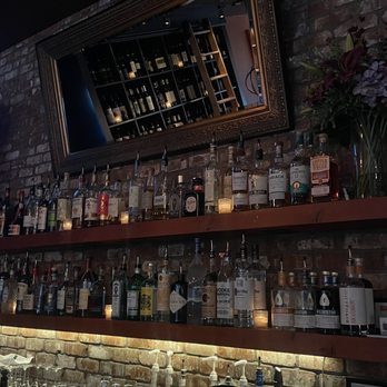 Mioposto - Bar seating area - Pizza Near Me - Seattle, Washington