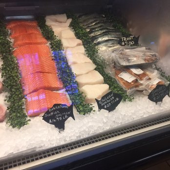 Lighthouse Seafood - a display of fresh seafood - Seafood Markets Near Me - The Villages, Florida Lighthouse Seafood - a display of fresh seafood - Seafood Markets Near Me - The Villages, Florida