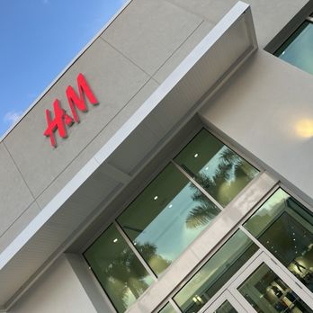 H&M - Women's Clothing Near Me - Dania Beach, Florida