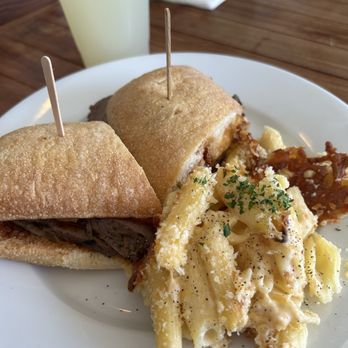 Bushfire Kitchen - BBQ tri tip sandwich and mac n cheese side (which cost extra since it wasn't included) - American Near Me - San Diego, California Bushfire Kitchen - BBQ tri tip sandwich and mac n cheese side (which cost extra since it wasn't included) - American Near Me - San Diego, California