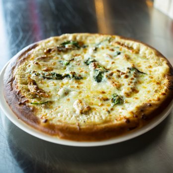 287 Roadhouse - Chicken Alfredo Pizza - Sports Bars Near Me - Dumas, Texas
