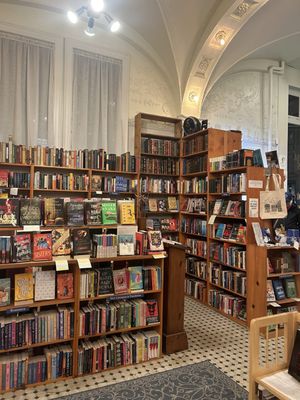 ARUNDEL BOOKS - Updated October 2025 - 61 Photos & 37 Reviews - 322 1st