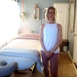 Om Shanti Massage - Jayme in Om Shanti room
