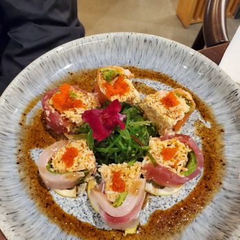 Haruka Sake and Sushi - Blossom roll - Sushi Bars Near Me - Pasadena, California