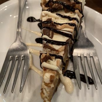 The Smokehouse - Peanut butter pie - Barbeque Near Me - Hilton Head Island, South Carolina The Smokehouse - Peanut butter pie - Barbeque Near Me - Hilton Head Island, South Carolina