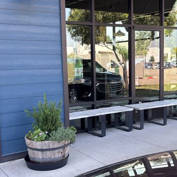 First Watch - Outdoor sitting area - Breakfast & Brunch Near Me - Mansfield, Texas