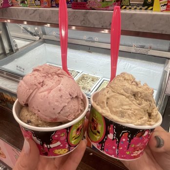 Sloan's - Fresh Strawberry Coffee Bean - Ice Cream & Frozen Yogurt Near Me - Lauderdale By the Sea, Florida Sloan's - Fresh Strawberry Coffee Bean - Ice Cream & Frozen Yogurt Near Me - Lauderdale By the Sea, Florida