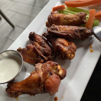 Summit Grill - Spicy Buffalo Wings - Bars Near Me - Kansas City, Missouri Summit Grill - Spicy Buffalo Wings - Bars Near Me - Kansas City, Missouri
