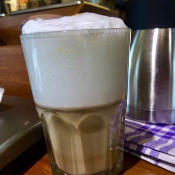 Balzac Coffee - So sieht der Latte Macciato bei Balzac aus. Ne, ne, noch nicht abgetrunkene. - Coffee & Tea Near Me - Hamburg, HH Balzac Coffee - So sieht der Latte Macciato bei Balzac aus. Ne, ne, noch nicht abgetrunkene. - Coffee & Tea Near Me - Hamburg, HH