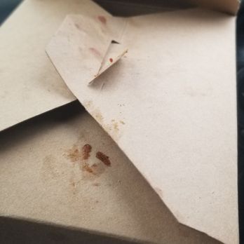 Uncle Sal's Hot Chicken - They gave me the box like this LOL - Food Delivery Services Near Me - Scarborough, Ontario