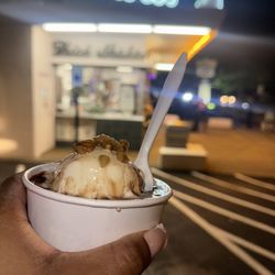 Carl's Ice Cream - Mapplbut sundae w/ chocolate
