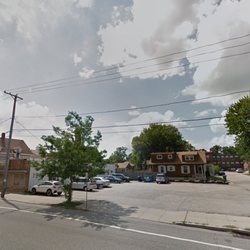 Insurance Leader - A parking lot for your convenience.