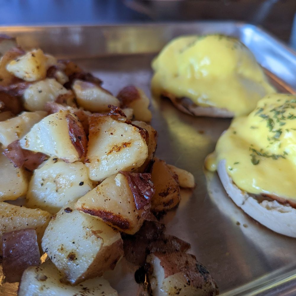 Eggs Benedict with homefries