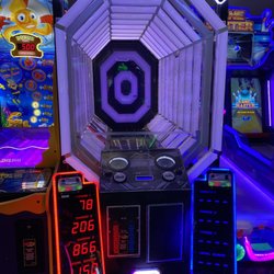 Round 1 Bowling & Amusement